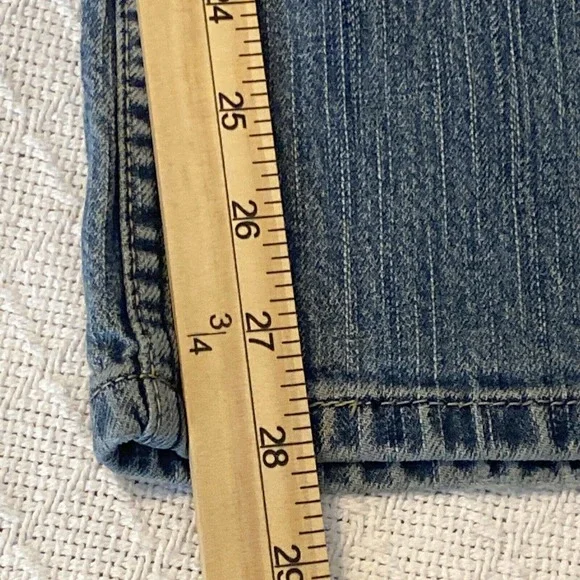 Levi's Jeans Womens 18 Short Mid Rise Bootcut Medium Wash Blue Denim - Picture 8 of 16